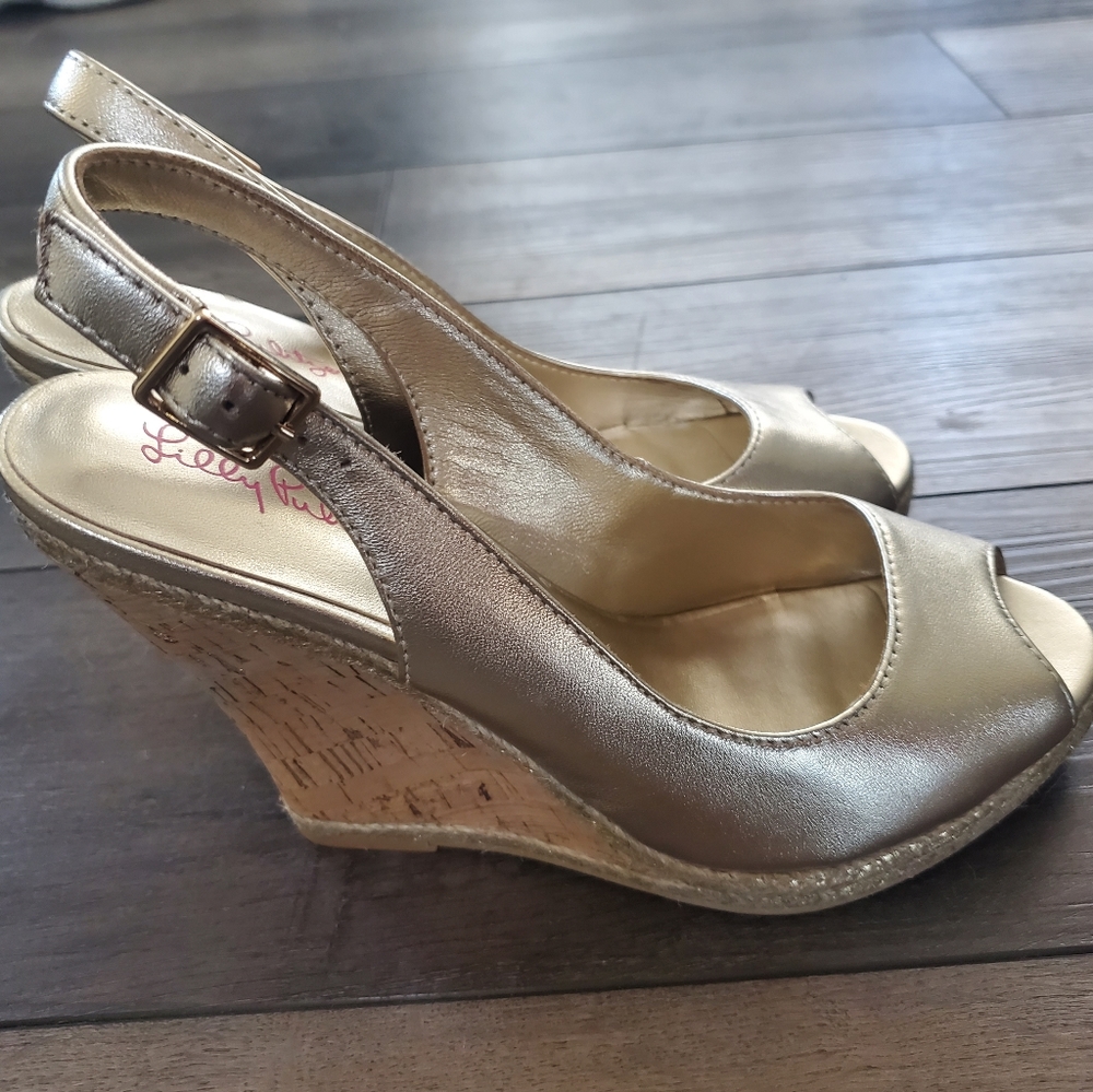 Lilly Pulitzer Gold Sling back Wedges Size 8
